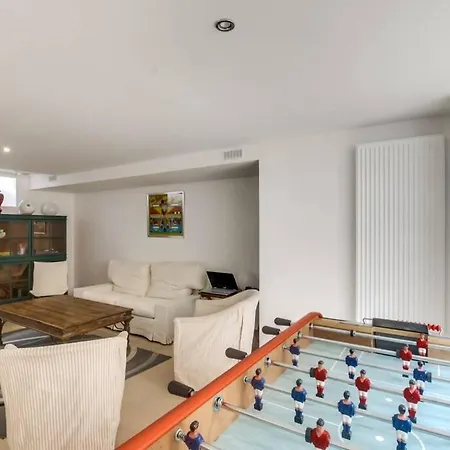 Maison Moderne Et Spacieuse Au Centre De Holiday home
